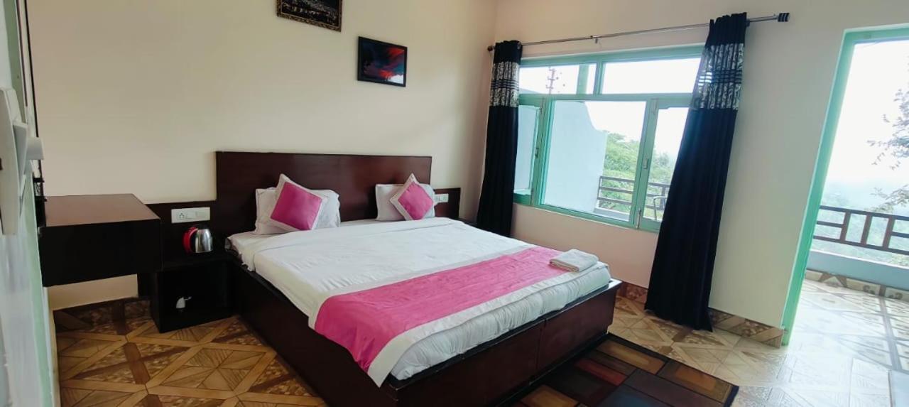 Rudra Retreat Hotel Hawalbagh Ruang foto