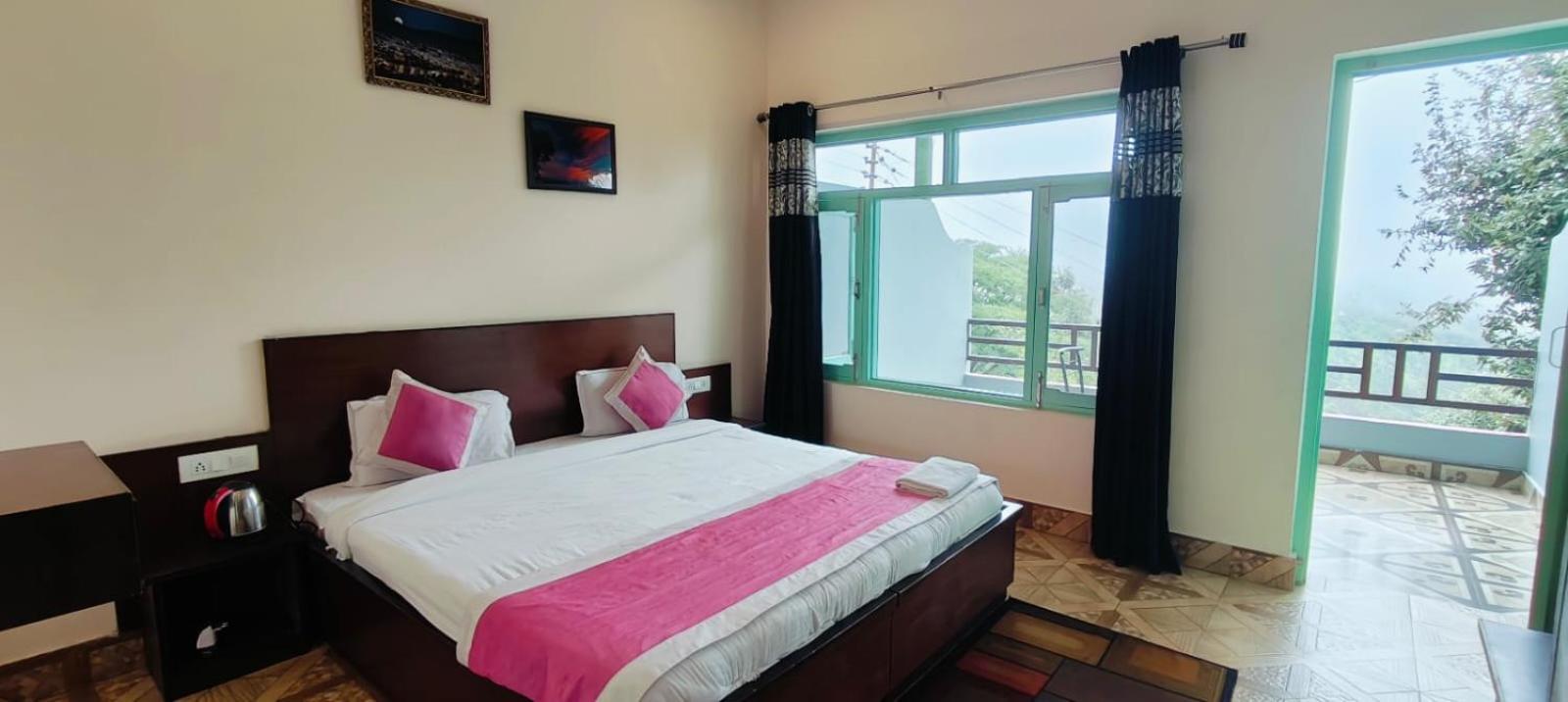 Rudra Retreat Hotel Hawalbagh Ruang foto
