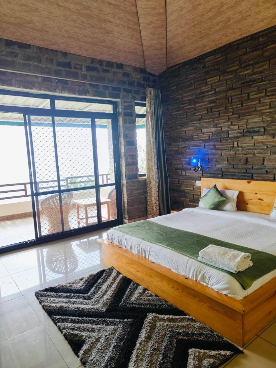 Rudra Retreat Hotel Hawalbagh Ruang foto
