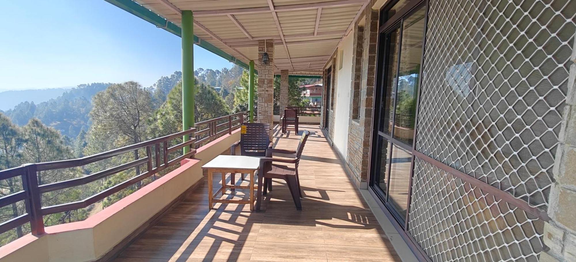 Rudra Retreat Hotel Hawalbagh Ruang foto